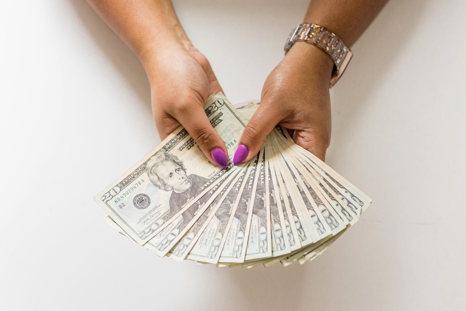 Разница между MRR и финансовыми пирамидами для этичного бизнеса