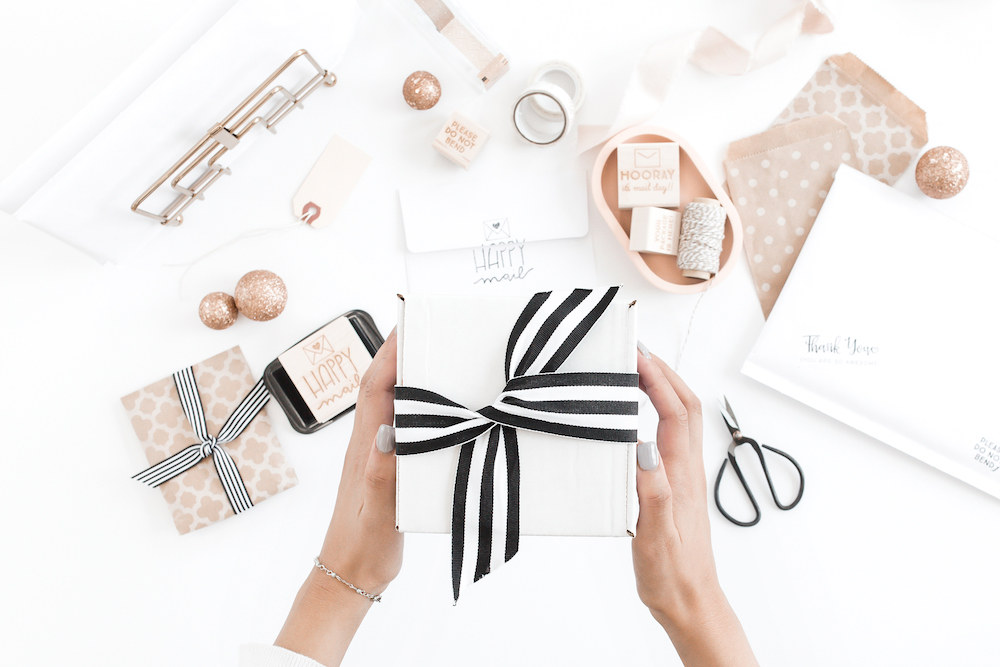 通过撰写礼品指南的专业知识建立信任