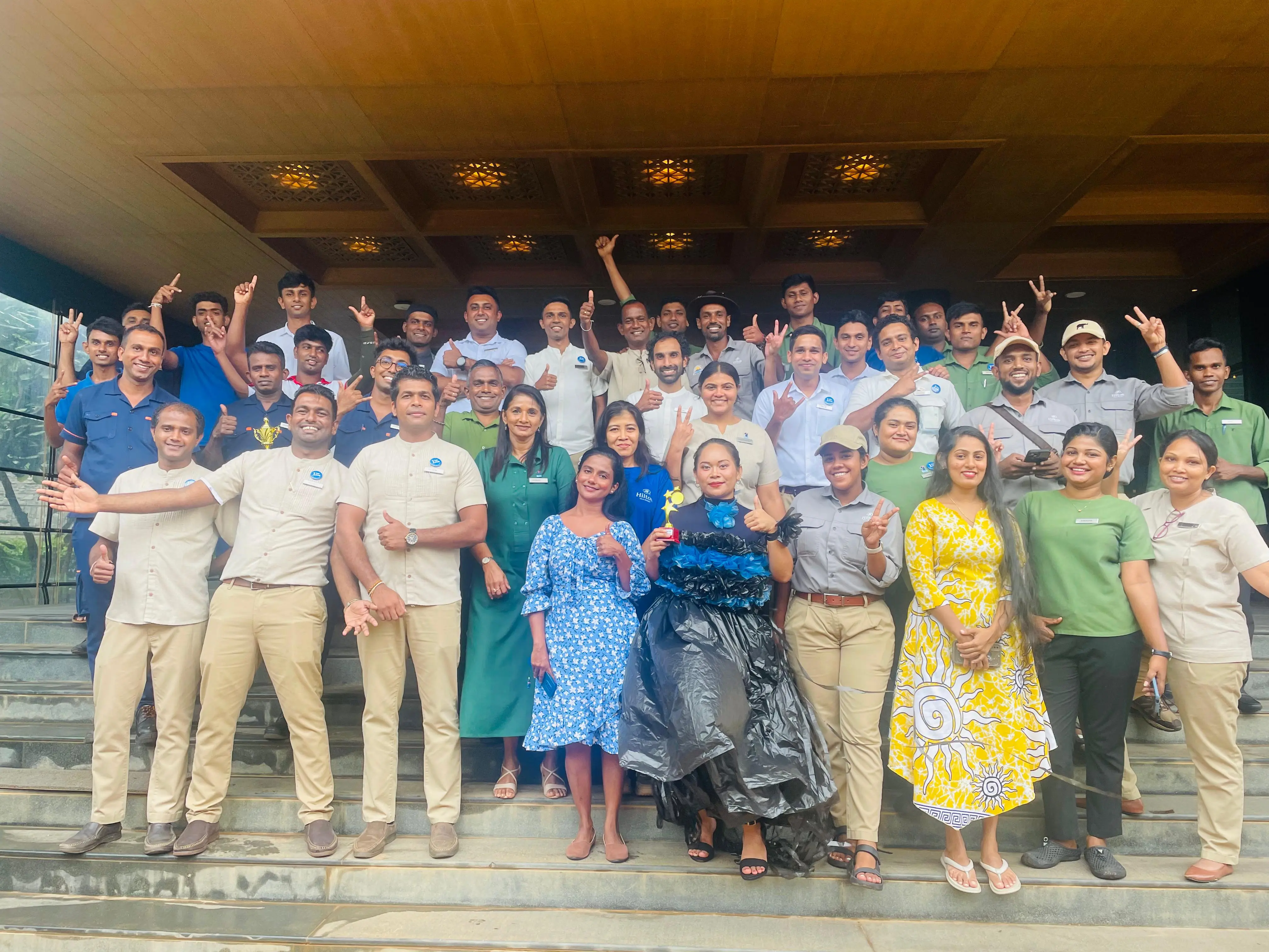 Miembros del equipo Hilton en Sri Lanka muestran unidad y orgullo corporativo