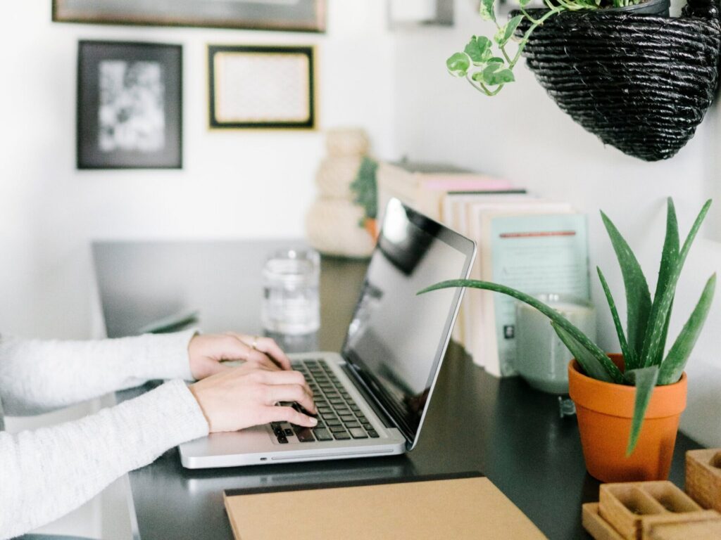 Professional blogger desk showing high-income affiliate marketing dashboard and 2026 revenue graphs